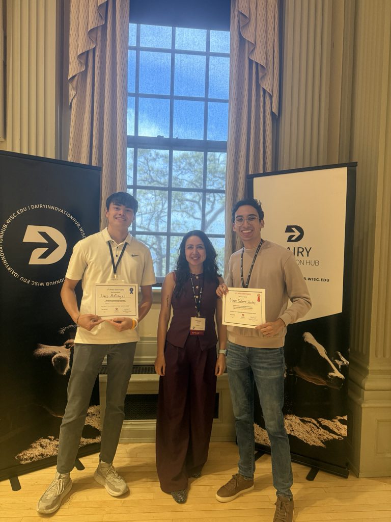 Luis (MS student) and Soren (Undergraduate student) received poster prizes.